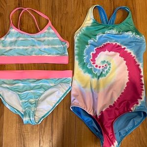 Girls size 8 Lands End bathing suits.
